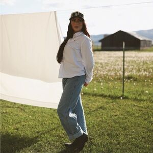 Meet your Posher, Izabel